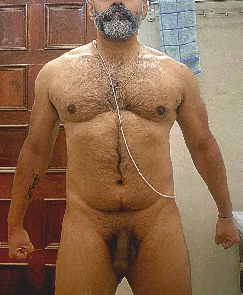 Up up and away... to one last post gym pose...😉😉