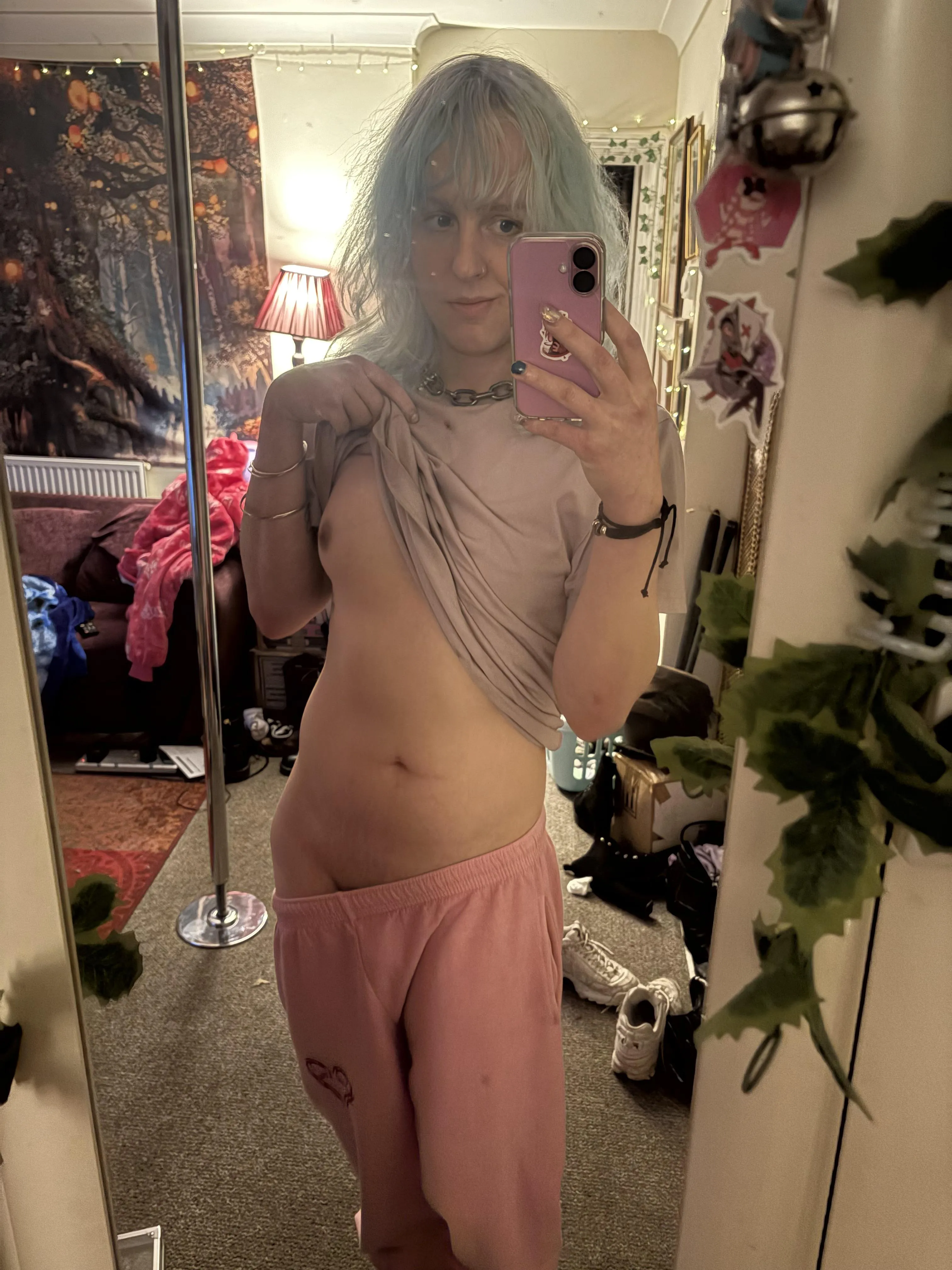 Bored and without my ring light😿