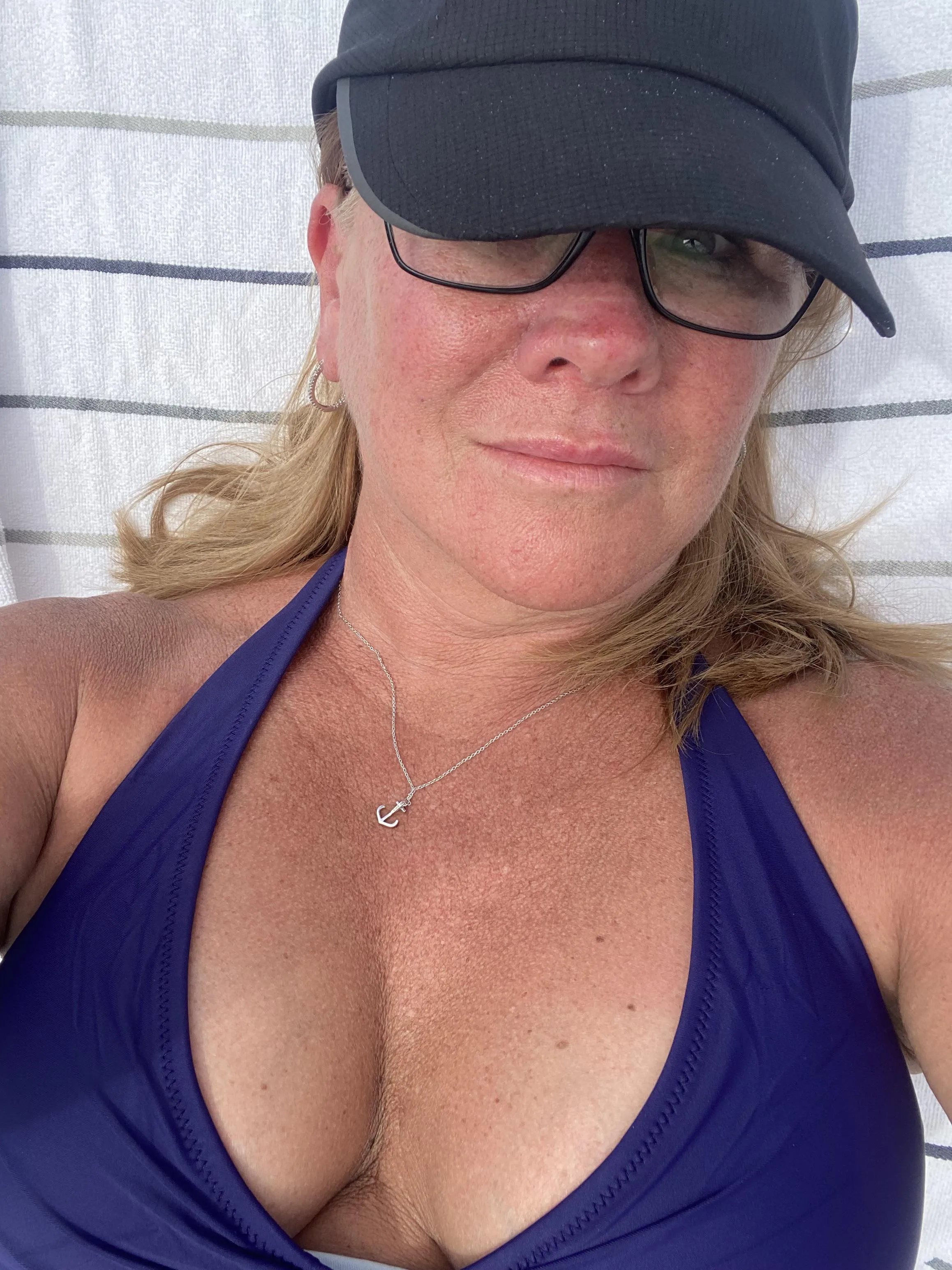 [fm]4[fm] Sun kissed and ready to play