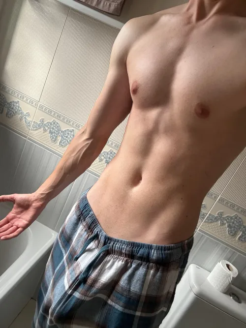 9 Inches Bulging On My Pijamas ;)