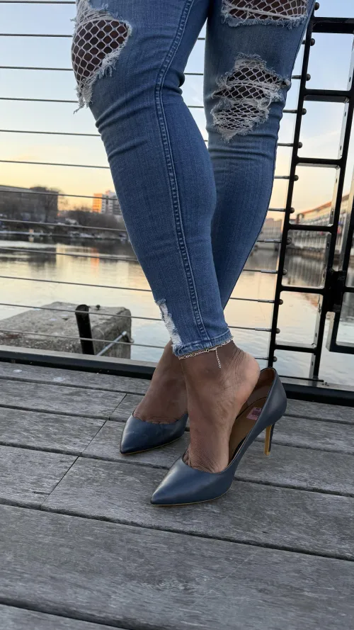 Cum on my shoes with me…? [MKE]