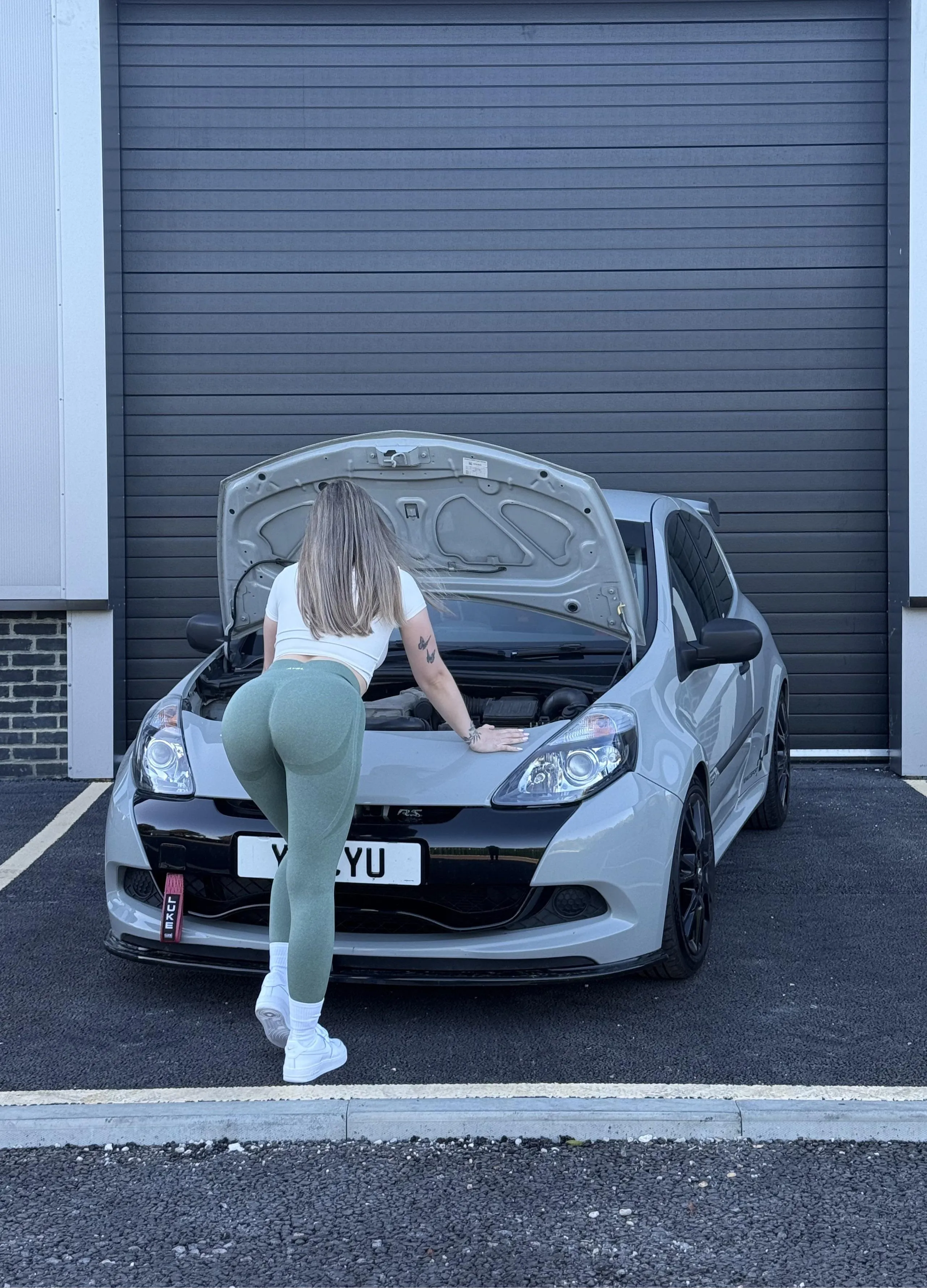 Gym leggings for the win 👀🥵