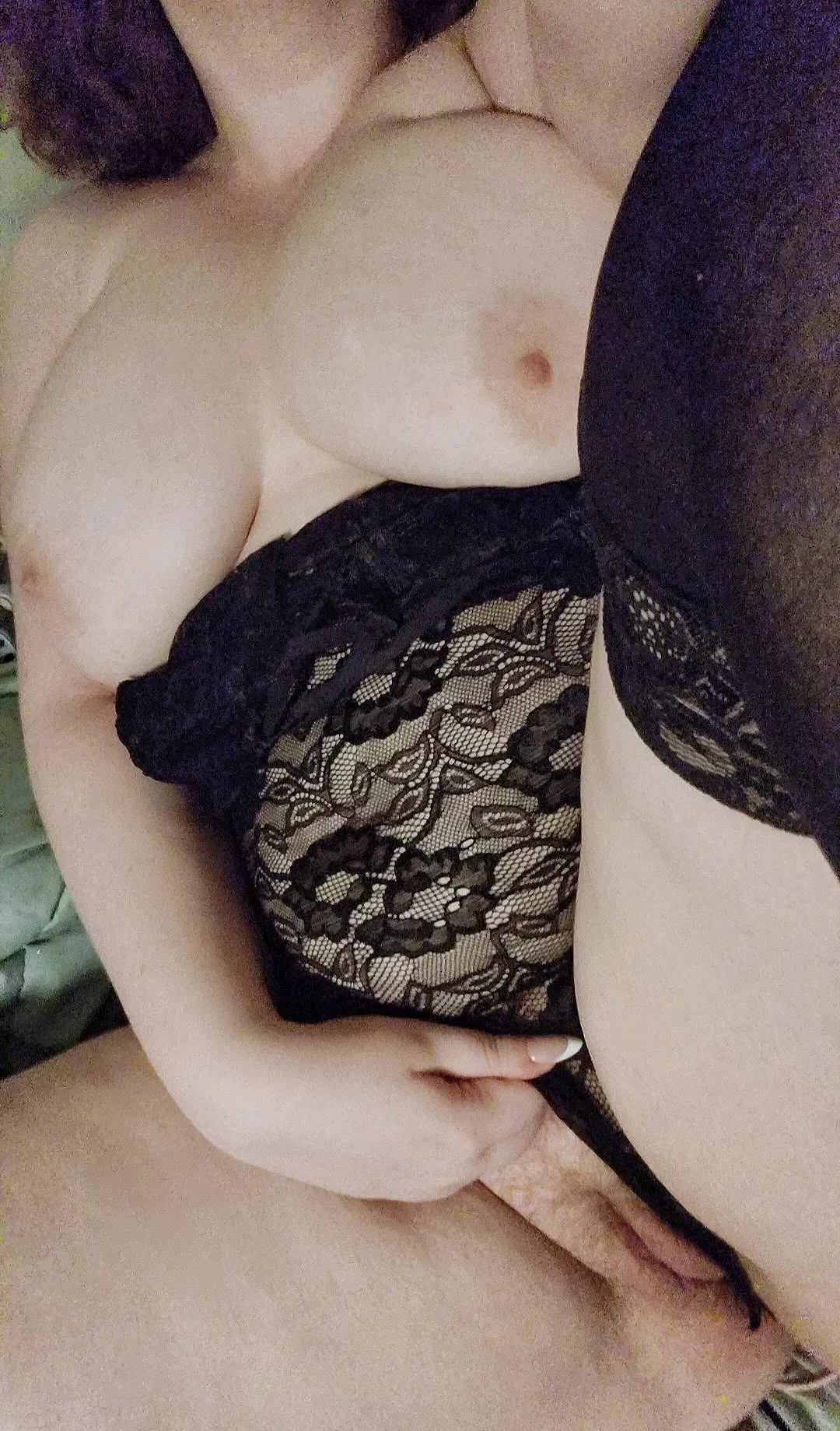 I just want to be treated right and praised intensely 💋