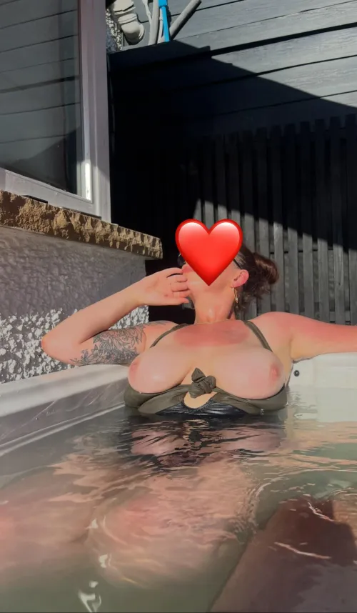 Bring back the summer ☀️ English, 34, 36GG 😘