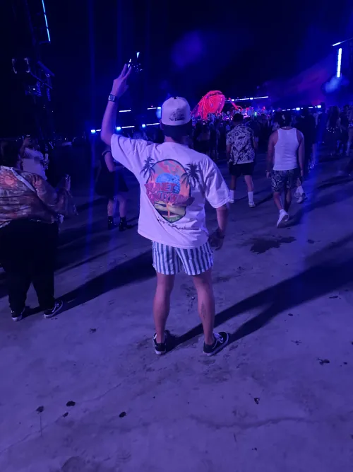 Gay male looking for FWB I regularly suck. 5’9/185/34 Latino. I cannot host.only car play or you host.