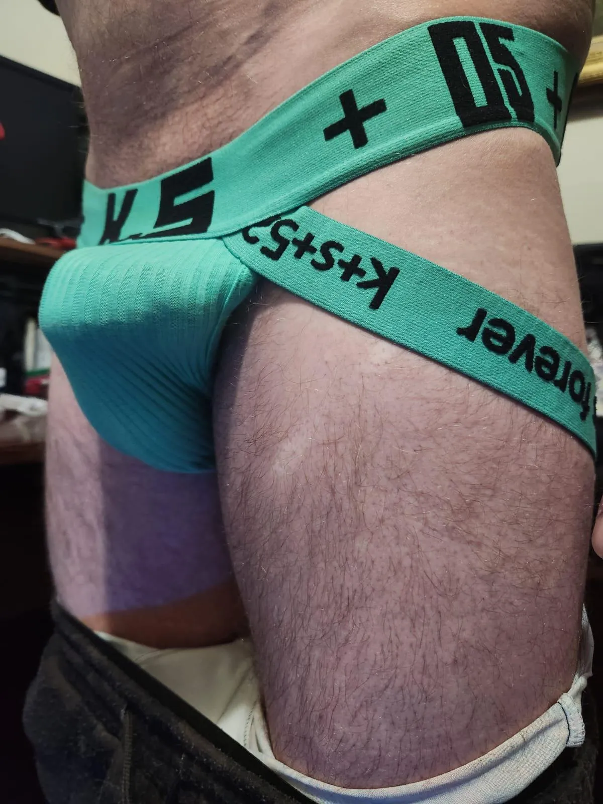 What do you think of the colour ? They fit so nicely and feel so sexy 🥵