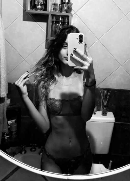 18F hope you’re kind… still learning confidence