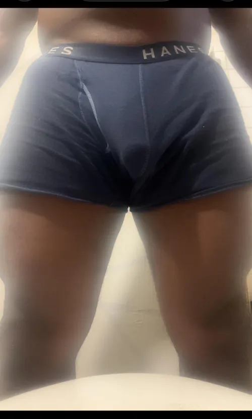 Buzz got it twitching, feeling bigger everyday. Real play incoming — gonna break her lol 💦#Eliteenergy #BBC