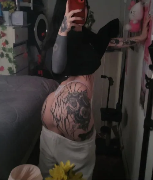 does my skin and ink love being noticed