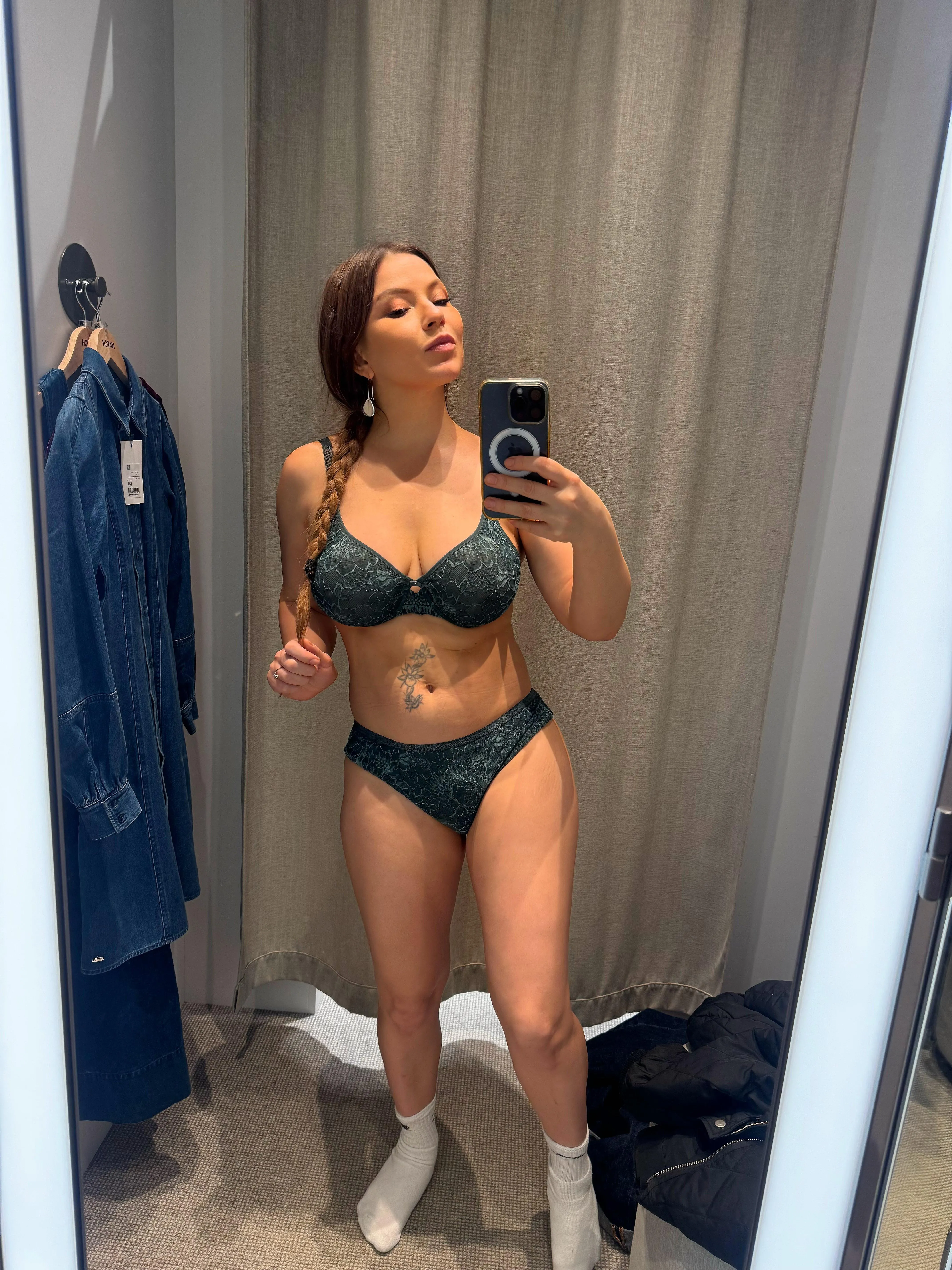 It was very nice mirror .