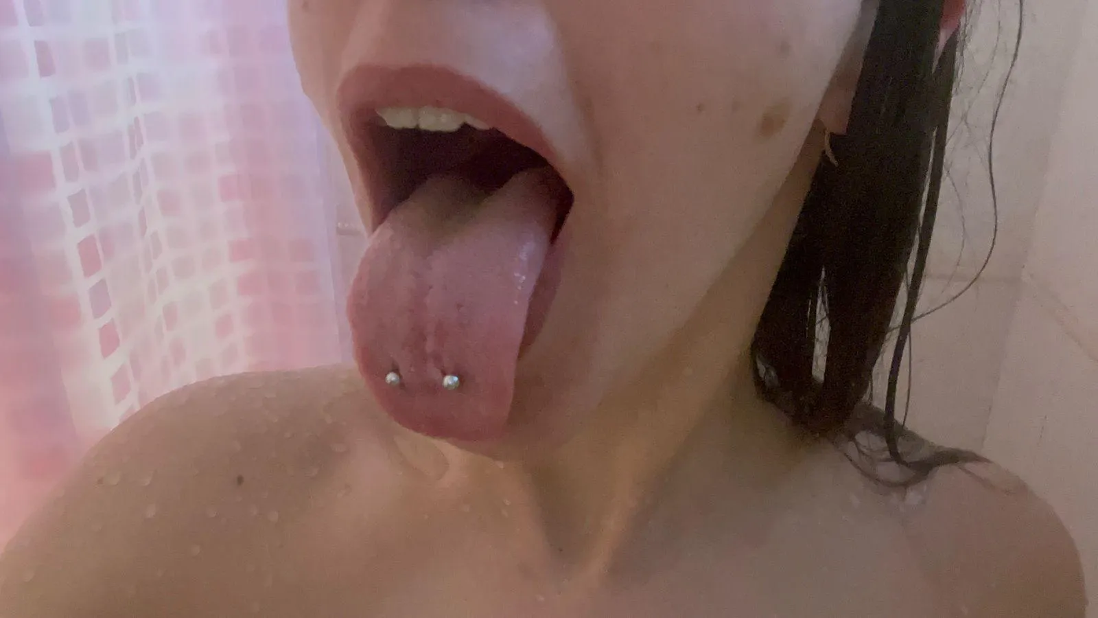 Long, wet tongue