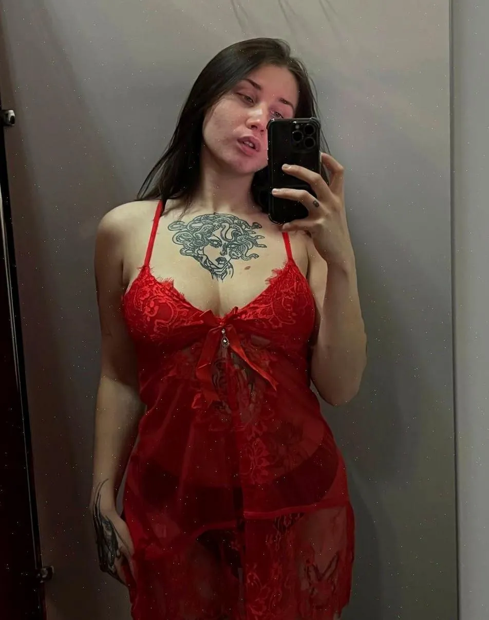 The fitting room is the best place for a selfie