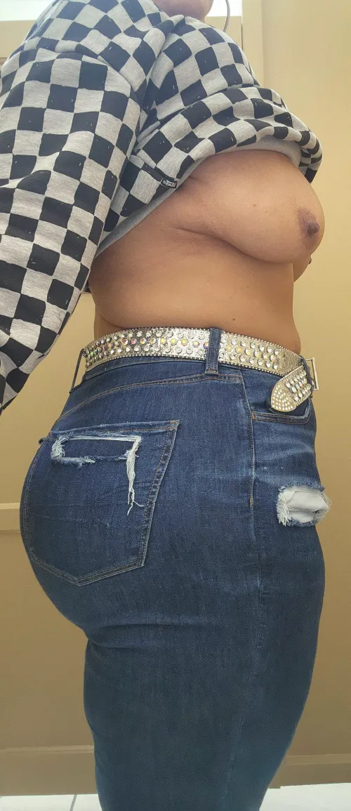 Titty + Tushy 👀😋😍