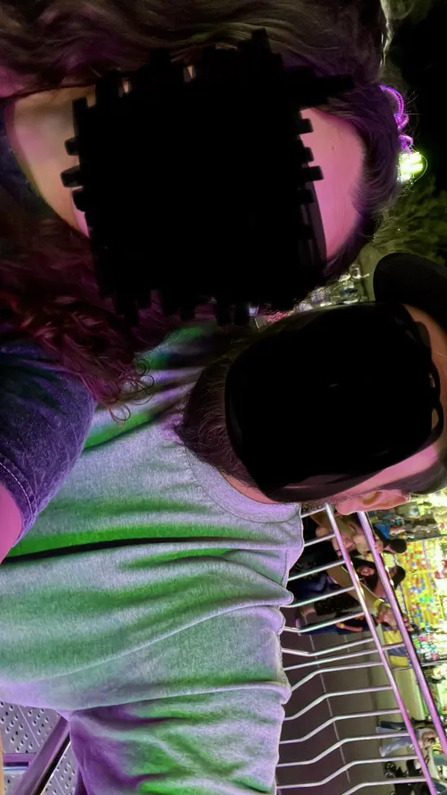 Going to Phoenix this weekend, looking for friends /couples