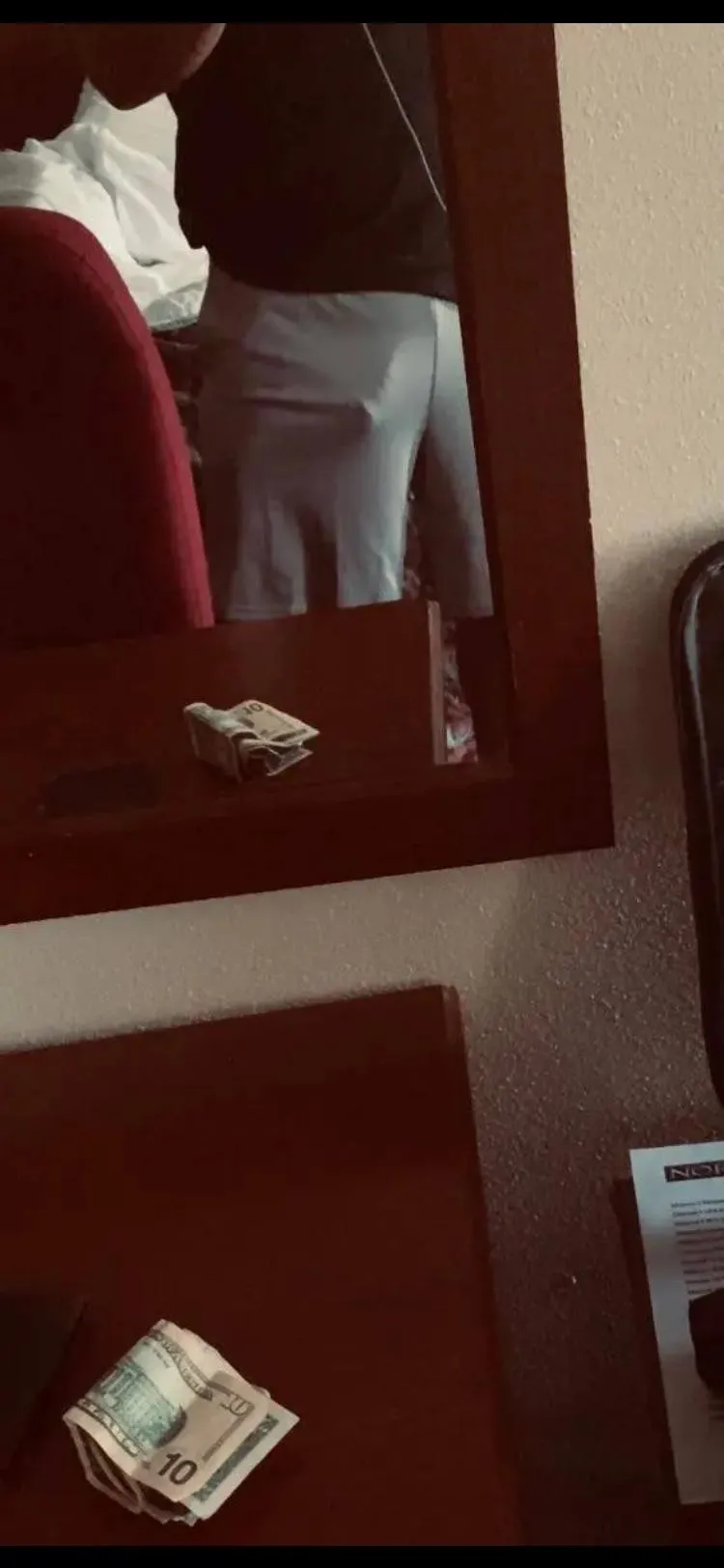 Is this a good tip amount for the hotel maid service?