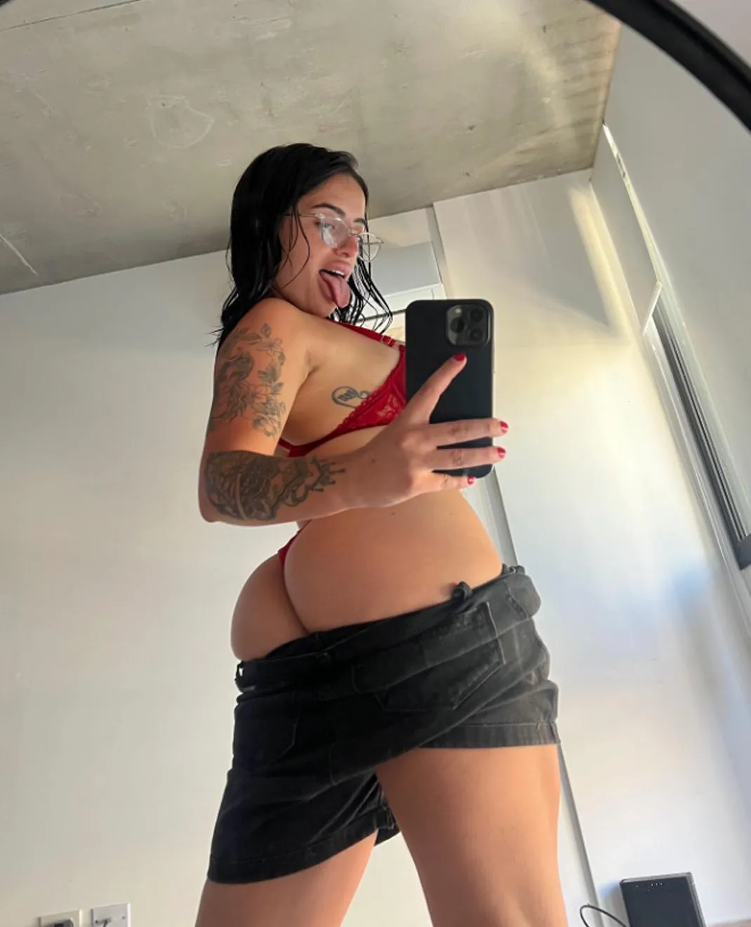 Leg day must be brutal for Mewtwo.