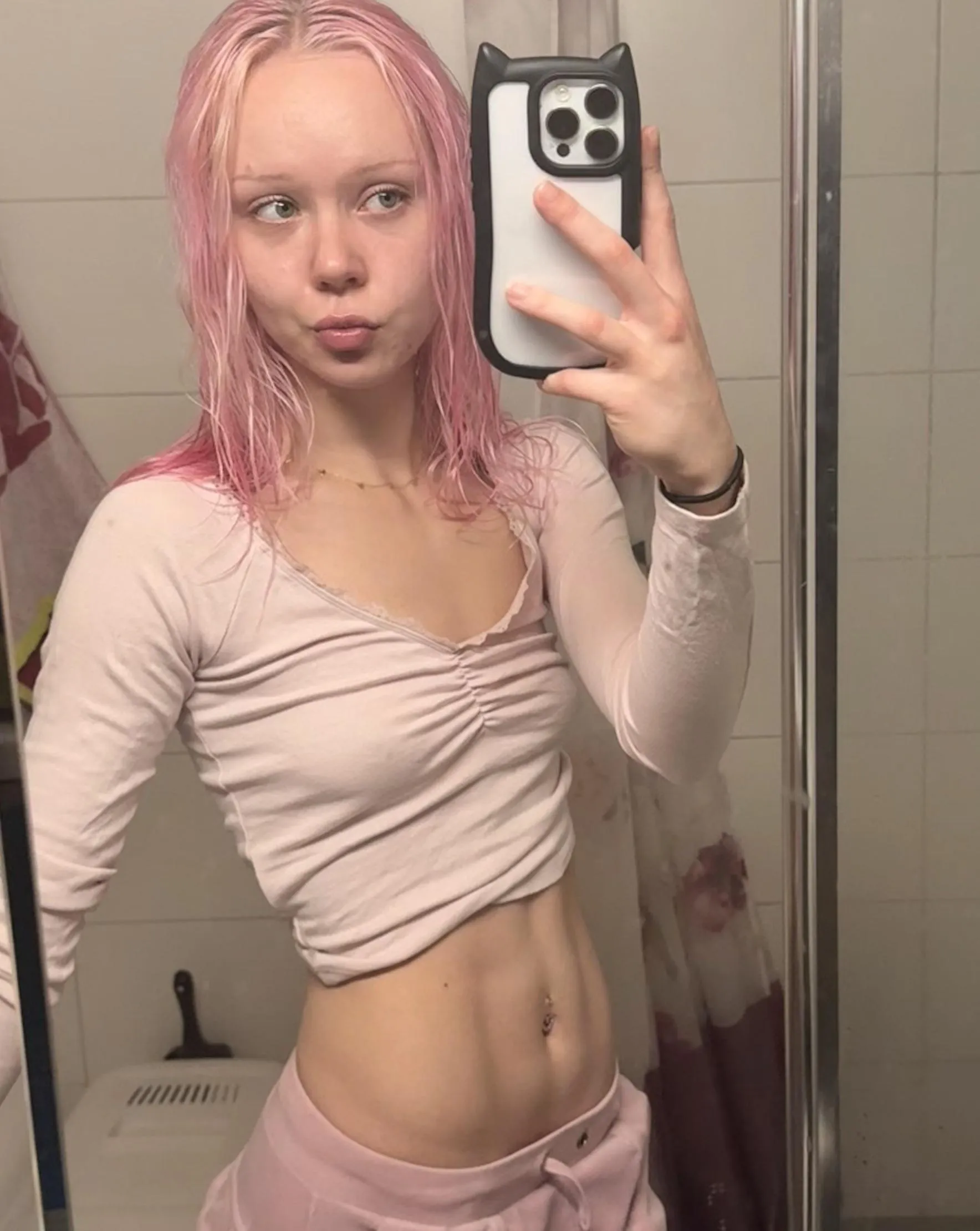 Tulin just suihkusta🫢💦