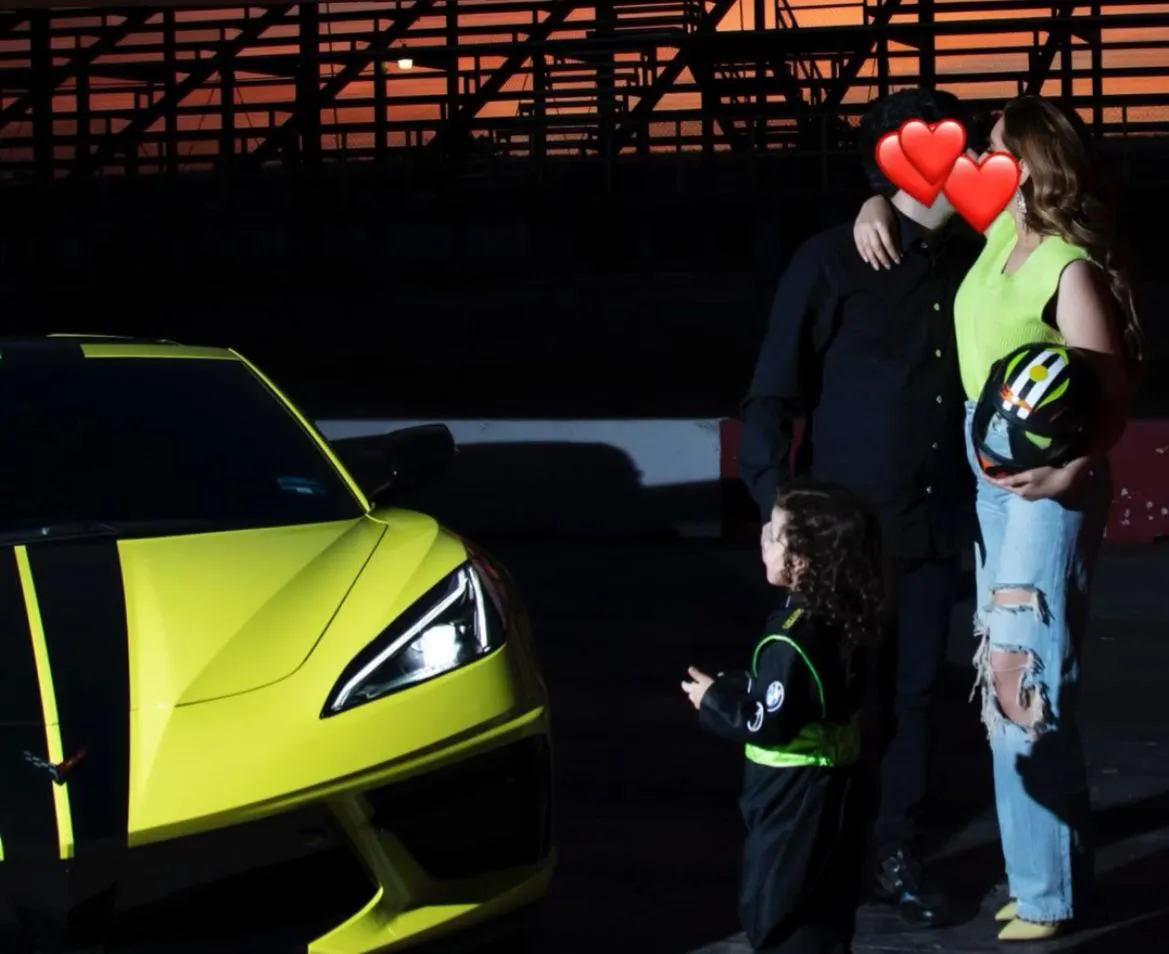 El Nini/Nestor Isidro Perez Salaz 🍕 with his wife Gabriela/Gabysela Fernandez Amezola and their son.