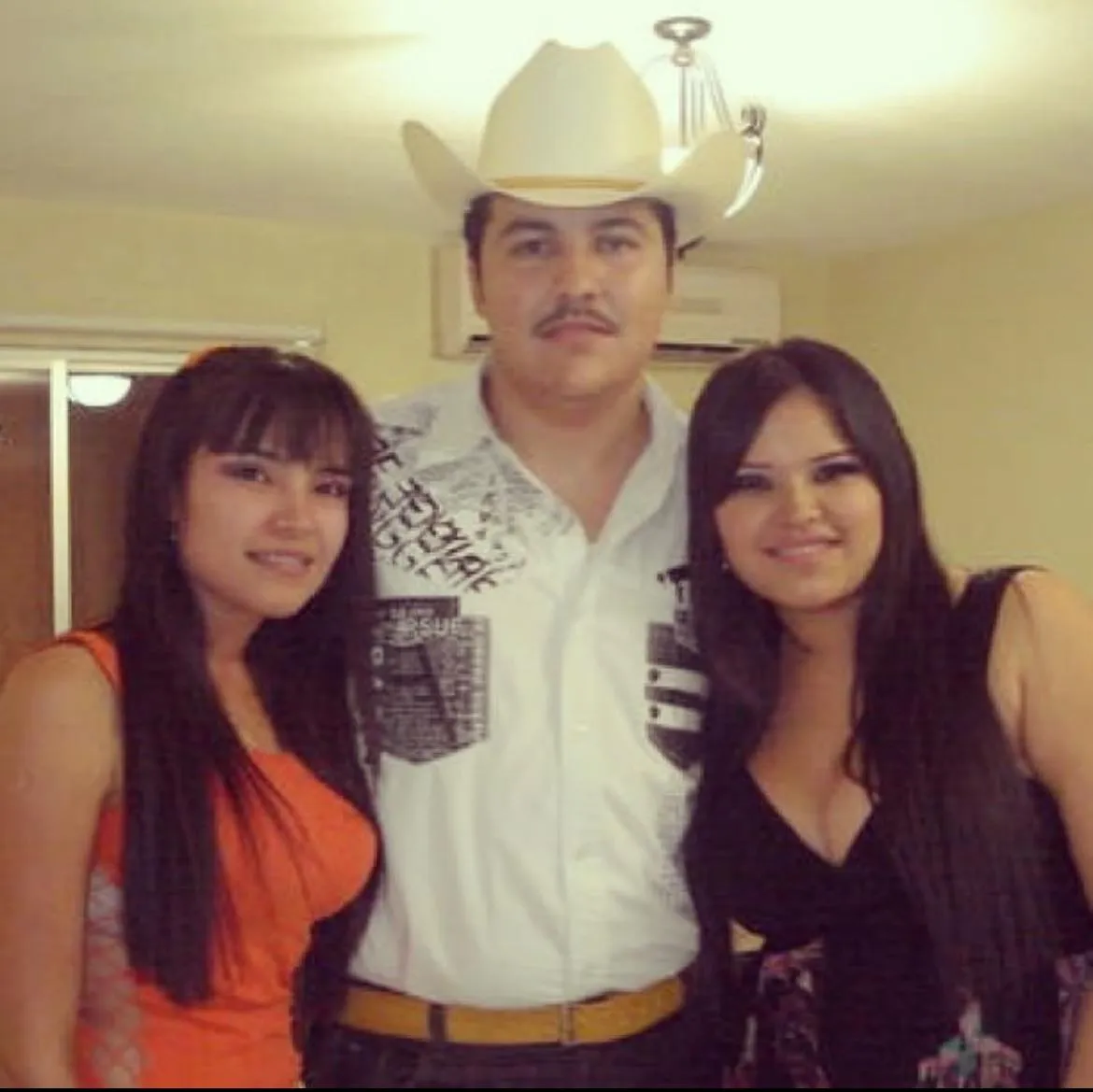 Maria Luisa Torres Urrea (left), Arley Perez, Marisol Torres Urrea ✝️. Torres Urrea sisters are daughters of Javier Torres Felix/El JT (brother of El M1)