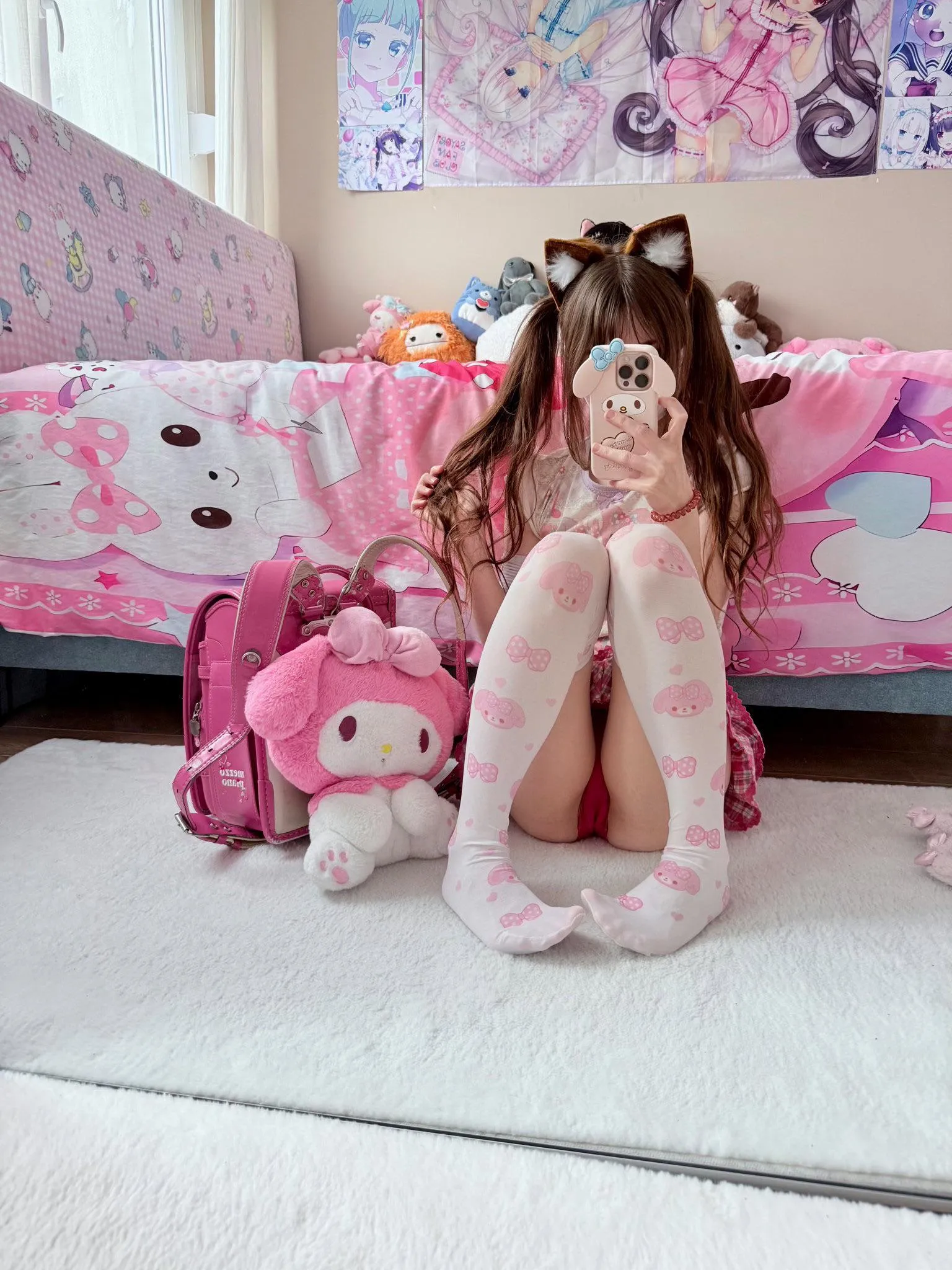 Adopt this pale kitten and Ill live on papas lap forever