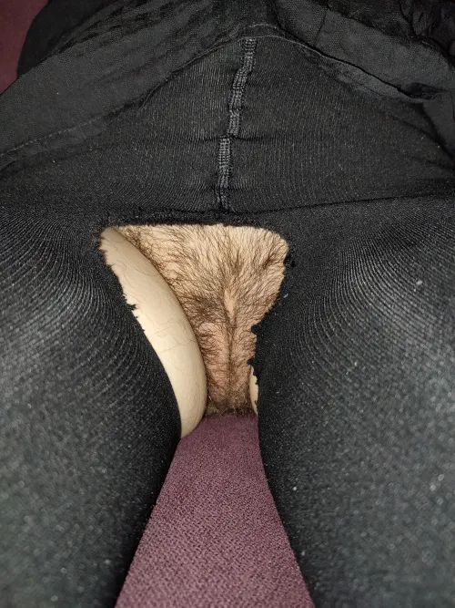 Crotchless tights, a good way to be free during winter