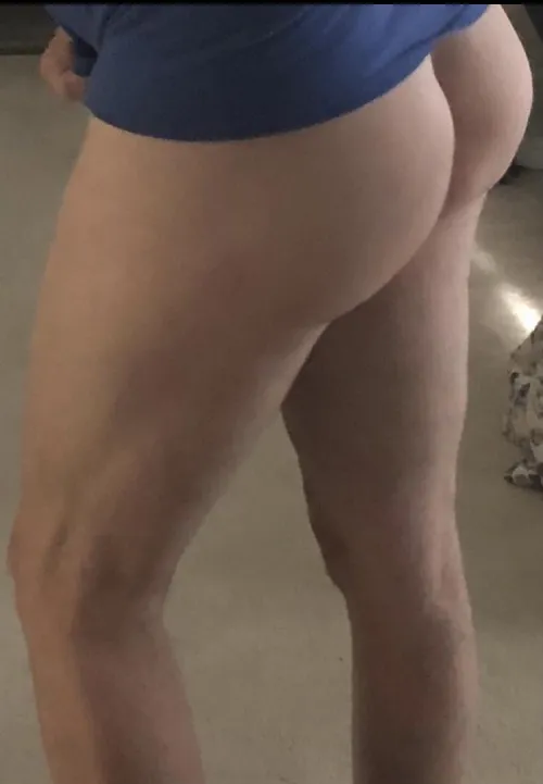 Hi there boys. New to fem, looking to explore with masculine men