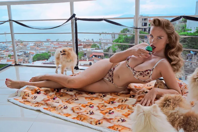 Natalia — Pin-up poolside glamour, Puerto Vallarta