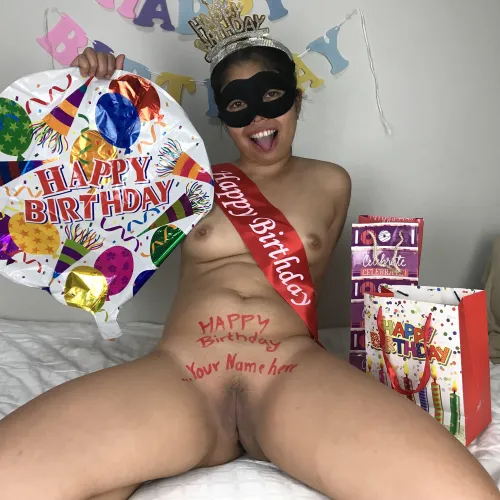 SEND A NAUGHTY BIRTHDAY GREETING! Order a sexy personalized birthday greeting to a friend and make him happy!