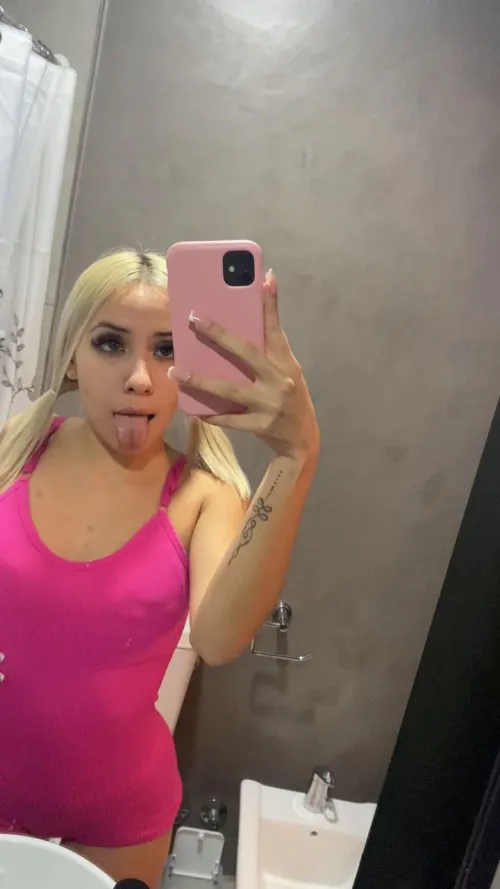 19f simple hangout , good energy