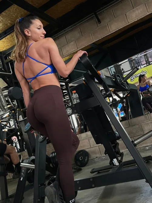 Im sure this yogapants is eager to hit the gym