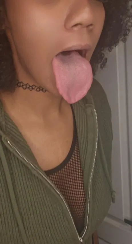 Long and wide tongue!