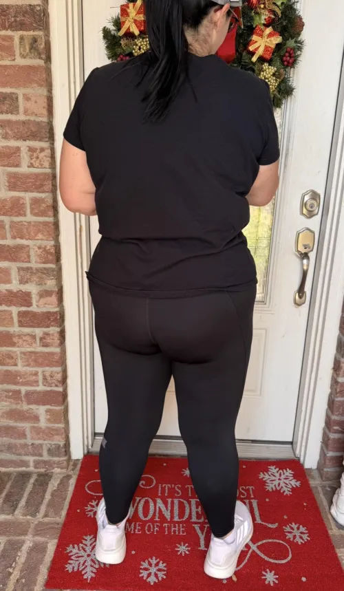 Soccer mom in yoga pants