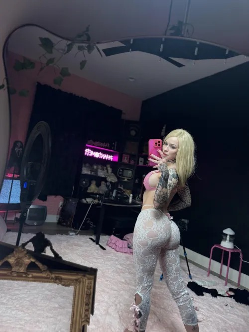 30F  i want your cock in my ass while I finger my dripping pussy