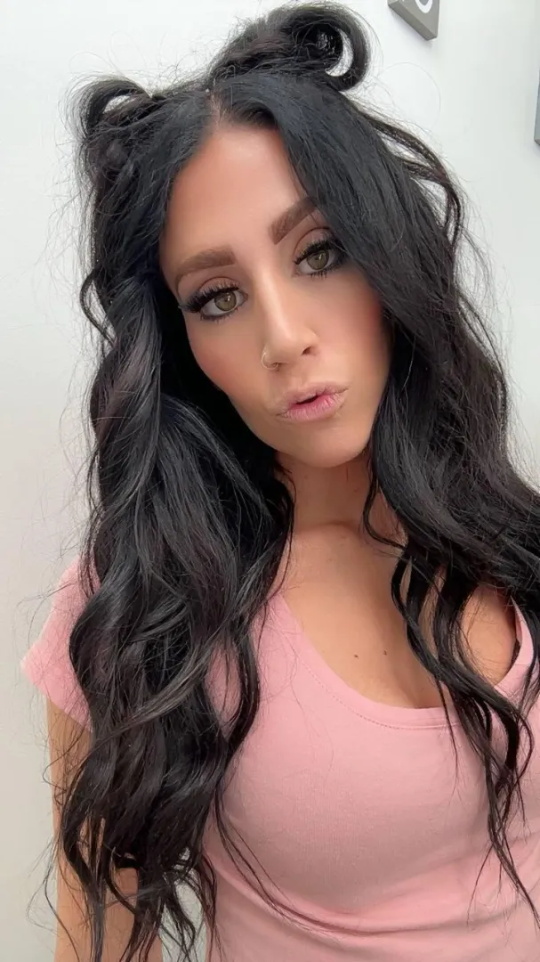 Am I sexy or do I look old