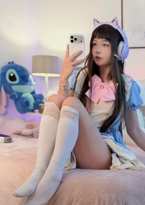 Am I your innocent little virgin kitten ready to be dominated? :3