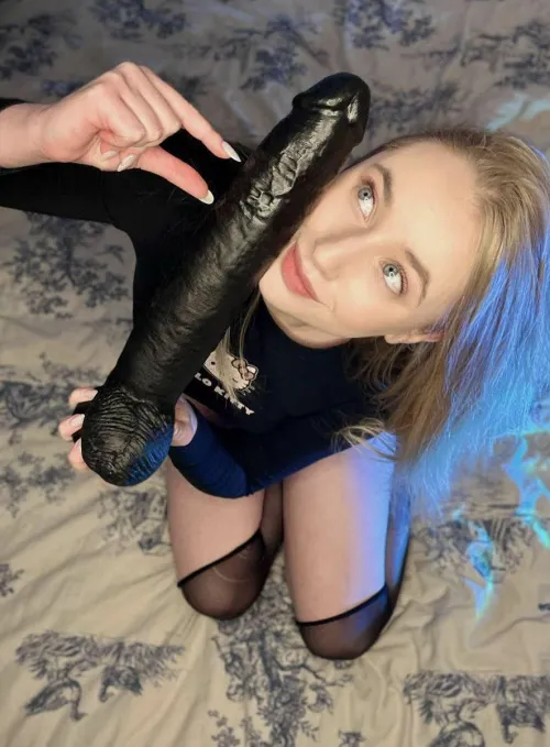 arrow up and say YES if you would let me cruelly rate your pathetic little dick in your inbox