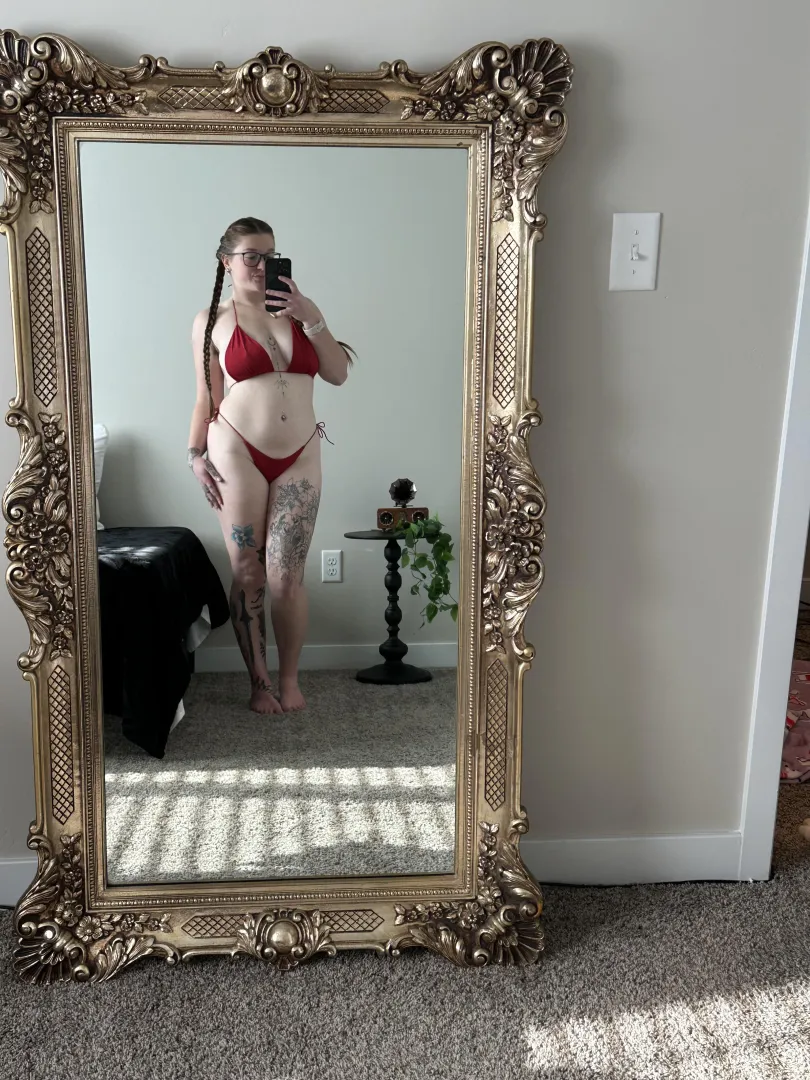 Caress these curves for me