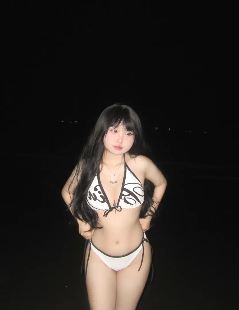 do u wanna kiss my tummy