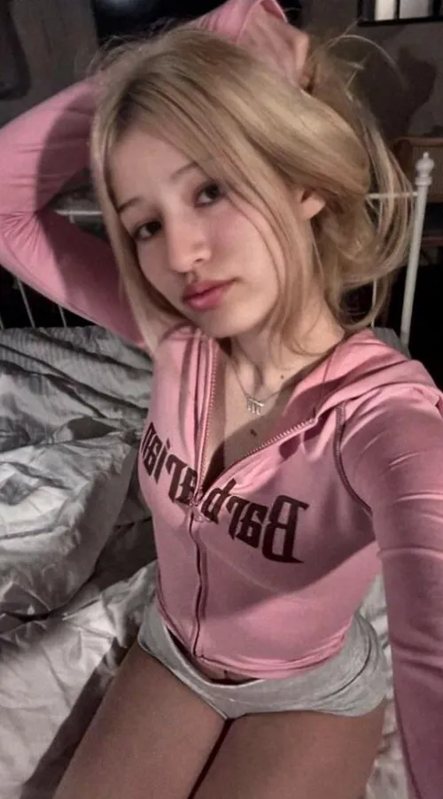 do u wanna play w me, stranger? let’s have the best fun