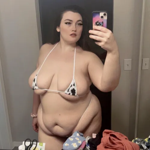 Do you like girls with belly? I'm 30 and over 200lbs btw