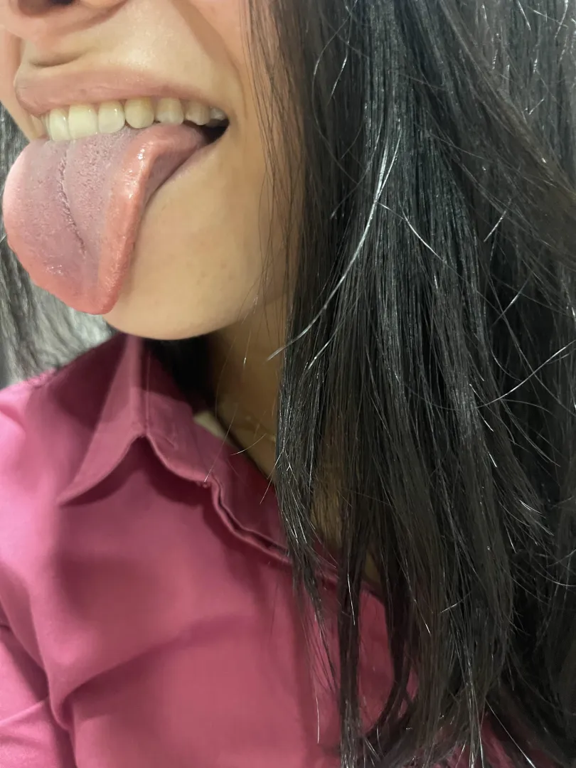 Do you like my long tongue?