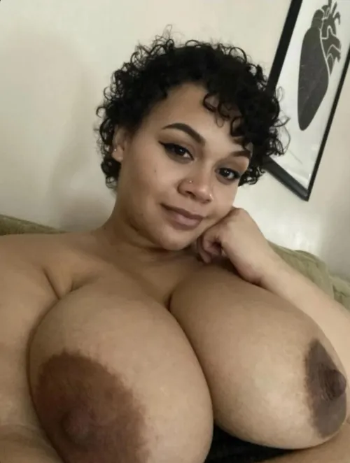 Have you been missing them babe? 💋 home alone with the twins hanging! More? Dm!