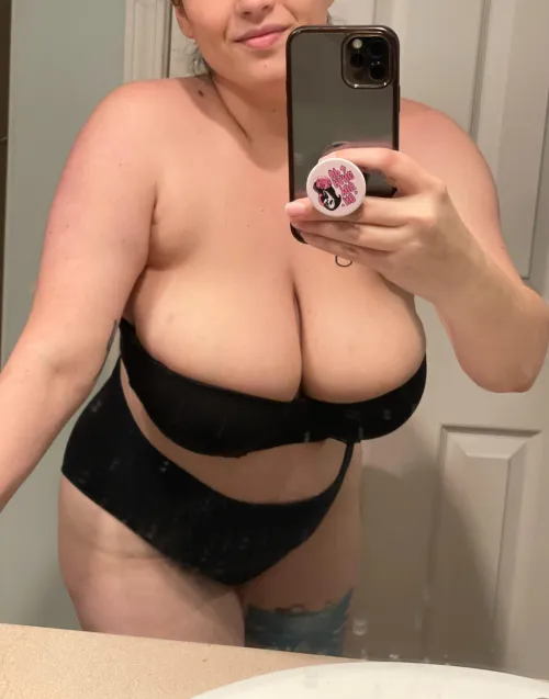 I keep trying strapless bras and they keep trying me