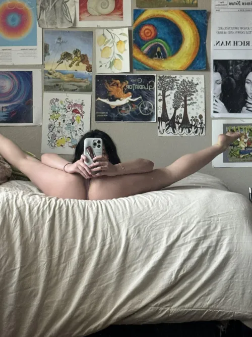 I’d say I’m pretty flexible 🫣 (OC)