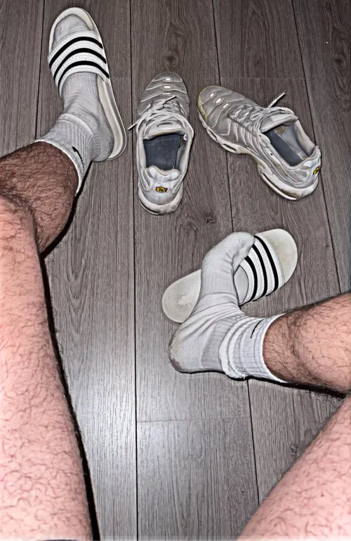 Just got back from the gym, sweaty and musky asf! 🦍