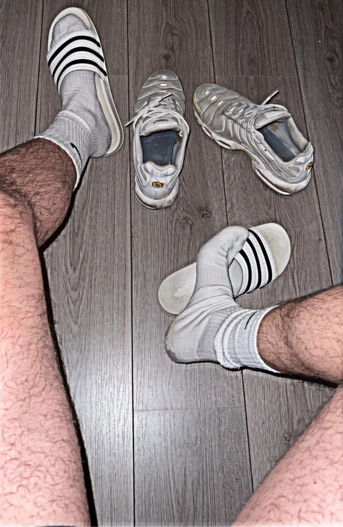 Just got back from the gym, sweaty and musky asf! 🦍