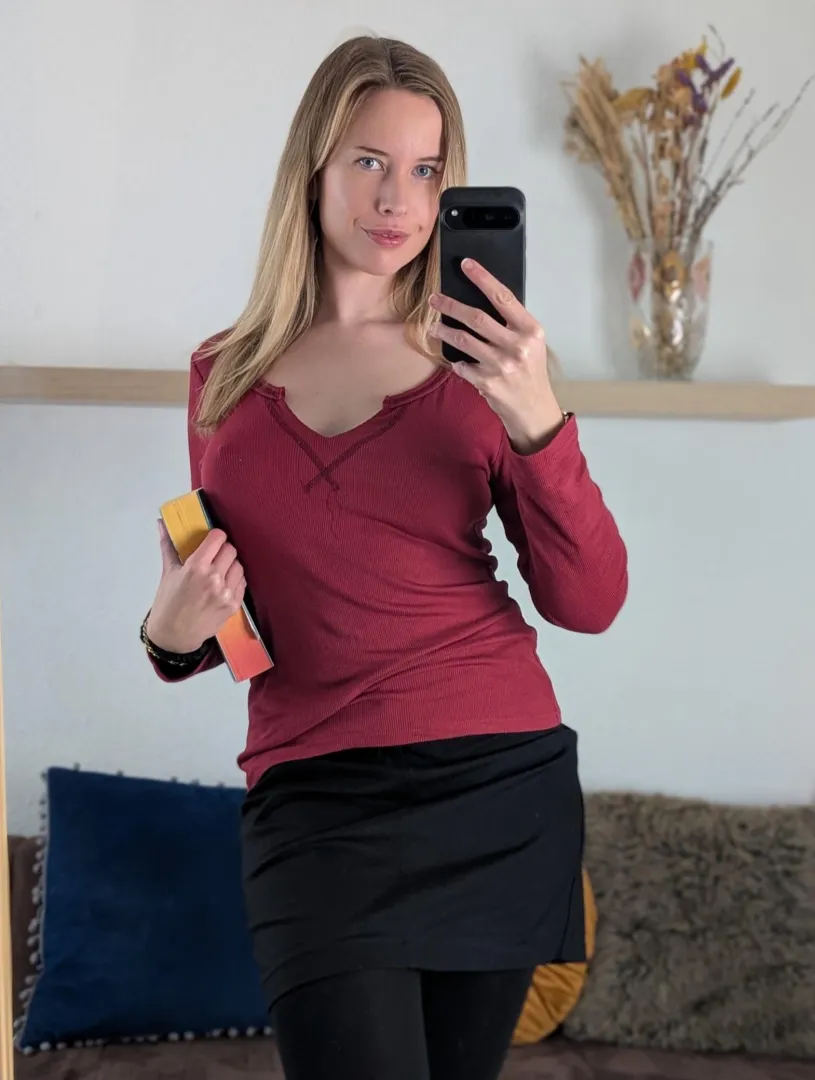 Librarians with no bra are the better ones