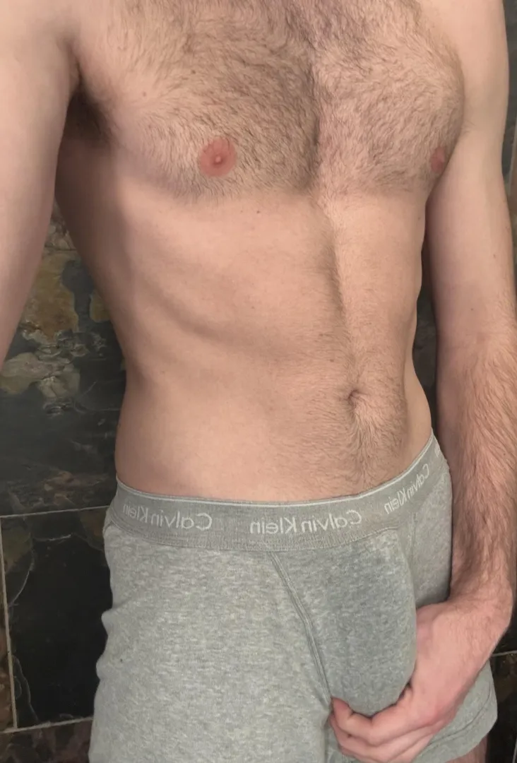 Loop 26M. Tall, hung, discreet for her pleasure