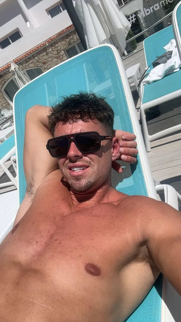 Need someone to come lick and suck my nipples