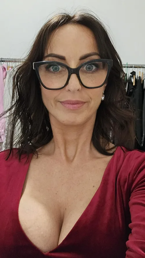 Nobody appreciates older woman like me anymore... 💔